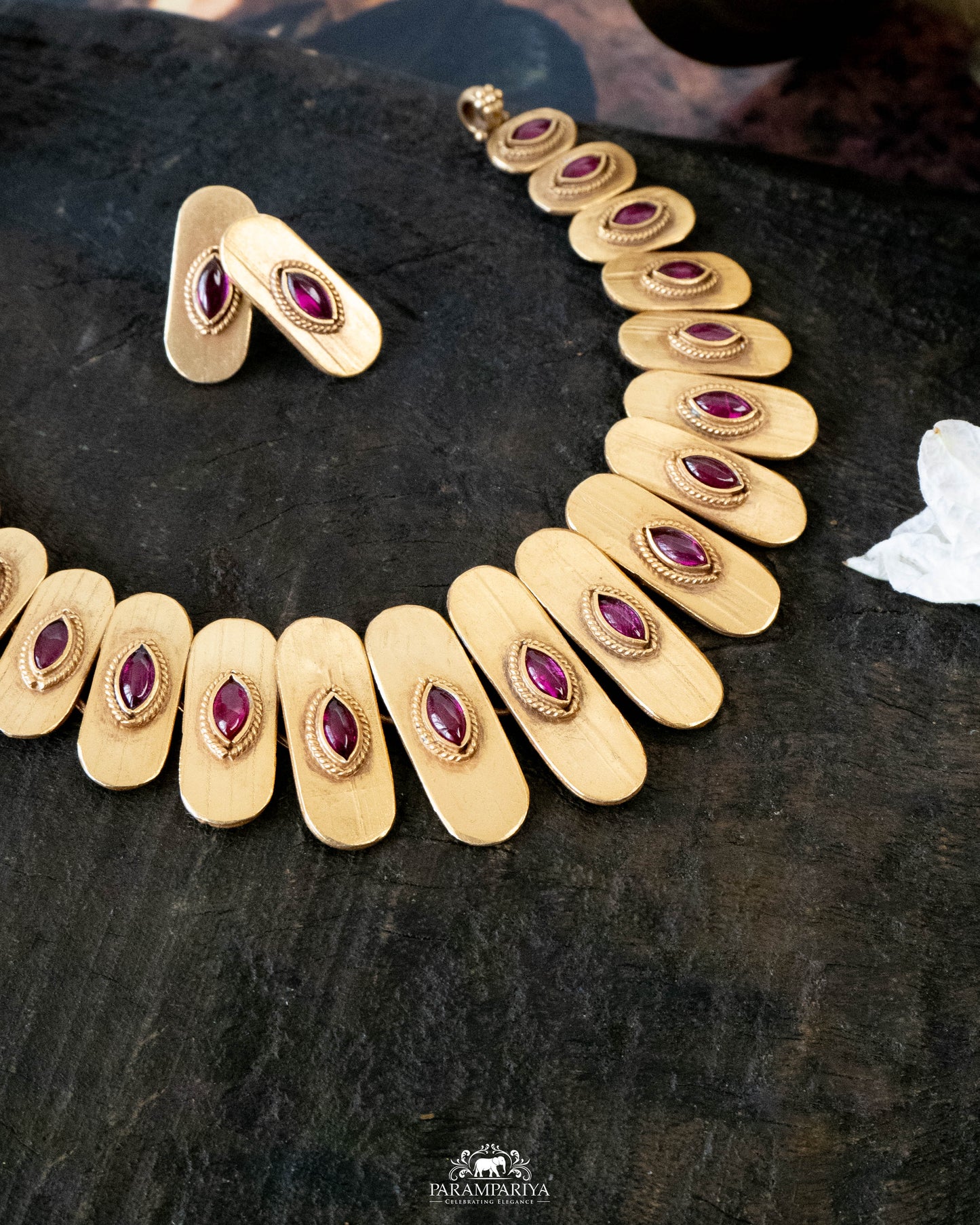 Divyam Necklace Set