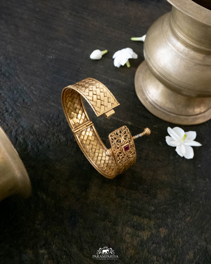 Ujjaini Bangle (Single)