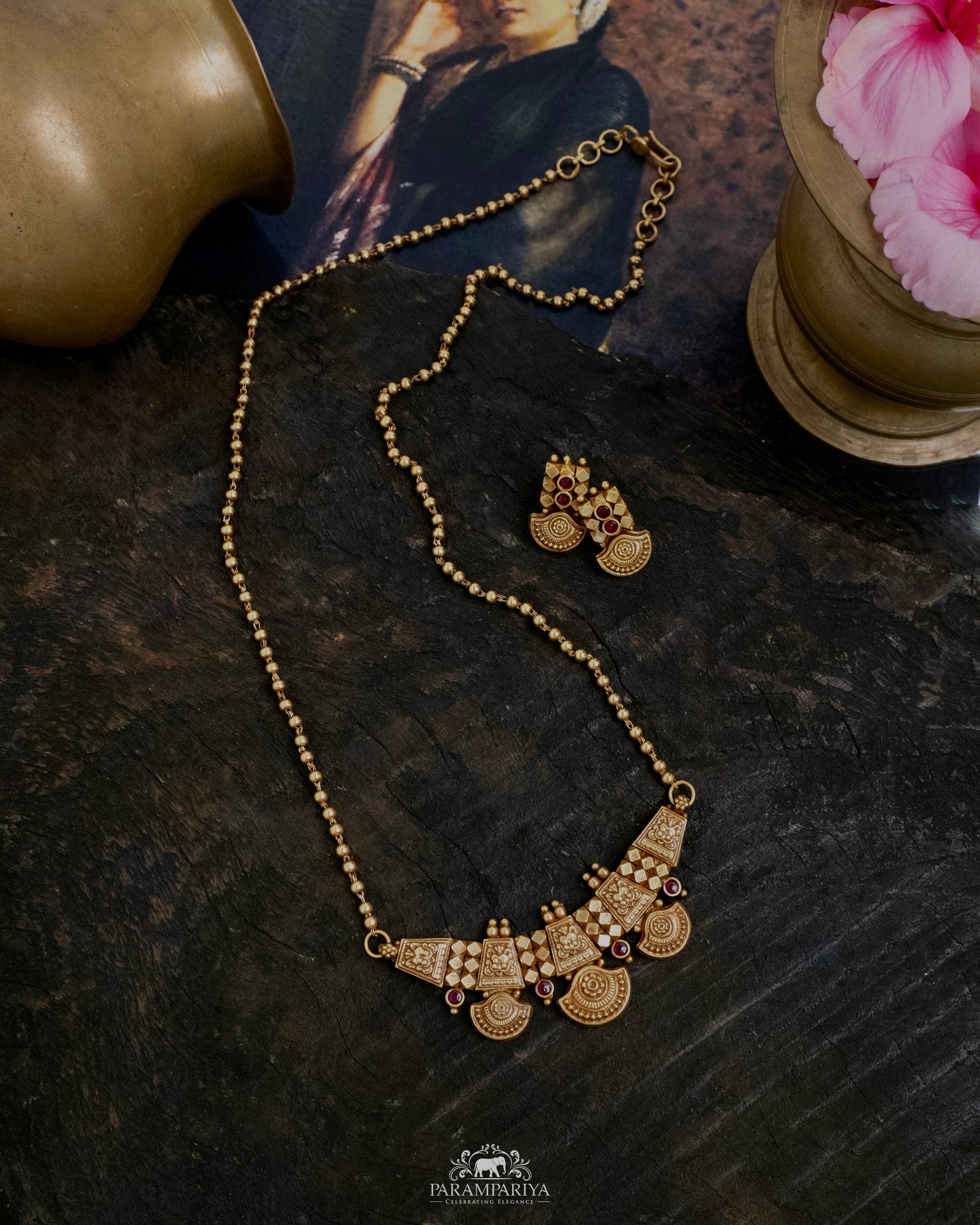 Gunta Necklace Set