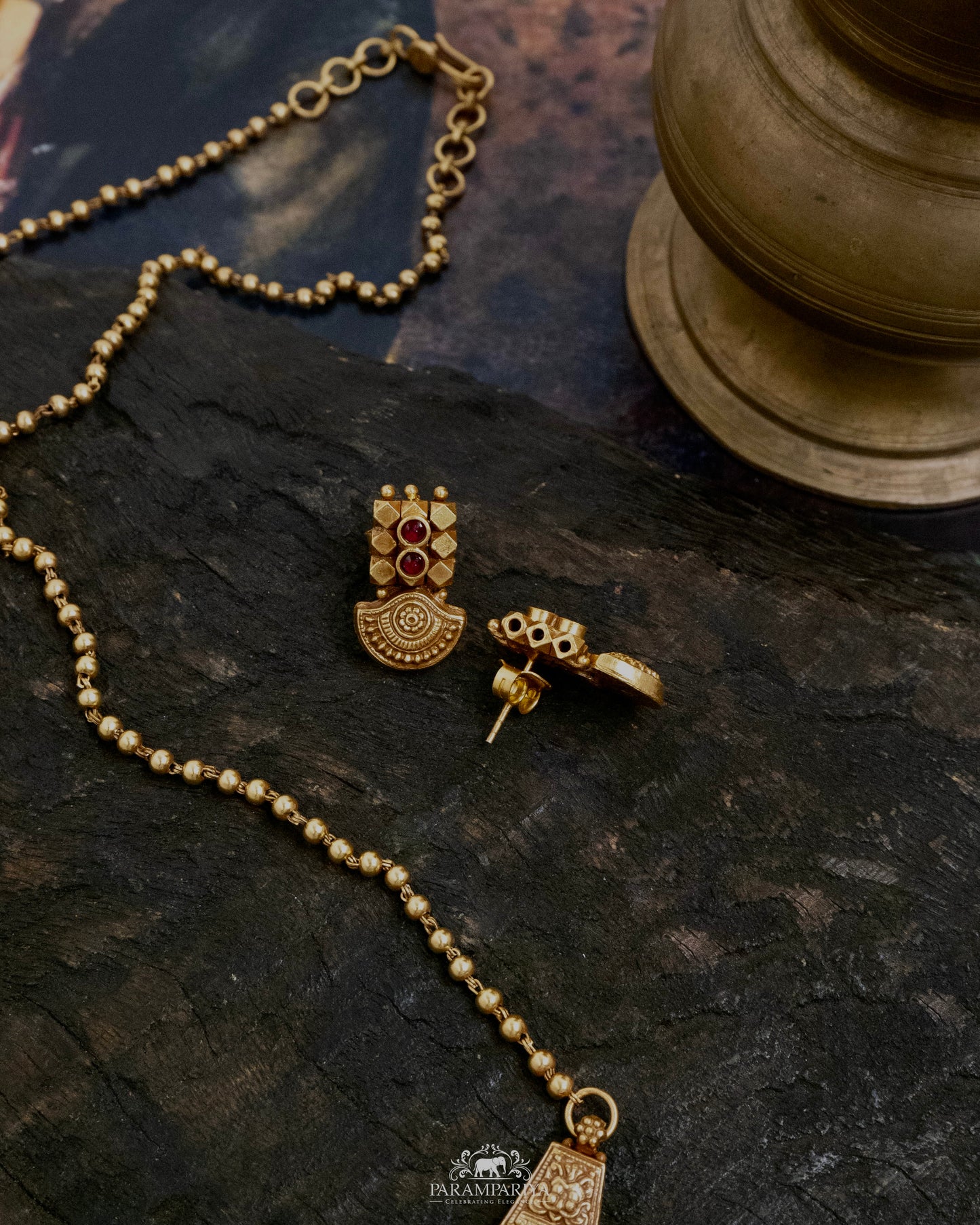 Gunta Necklace Set