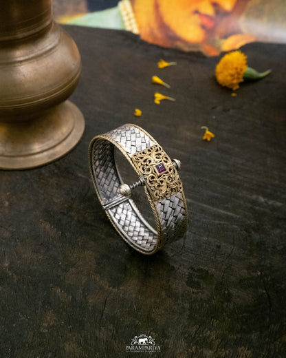 Niharika Bangle (Single)