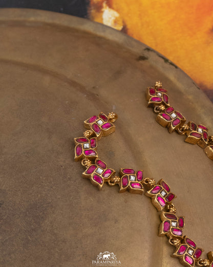 Anvi Necklace