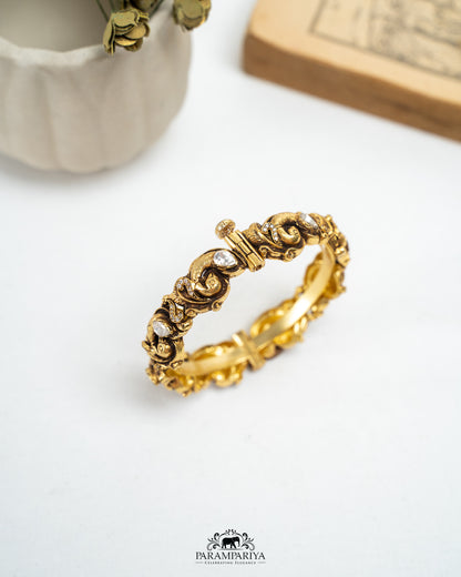 Sinu Bangle (Single)