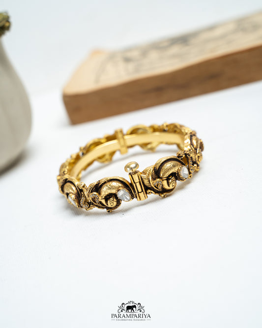 Sinu Bangle (Single)