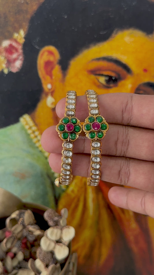 Vritika Bangle (Pair)