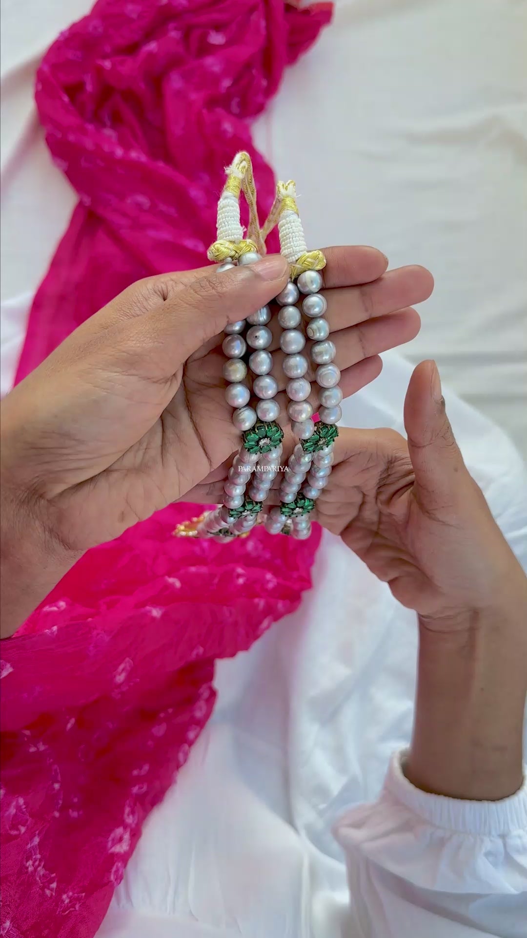 Lustrous Charm of Pearls!!
Pure silver micron gold plated kundan pendant blended with grey fresh water pearls.

#pearlnecklace #greypearls #pearls #kundanandpearls #pearlmala
