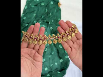 Vizoya Necklace Set