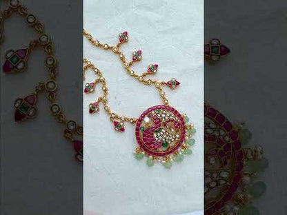Idhazhya Necklace