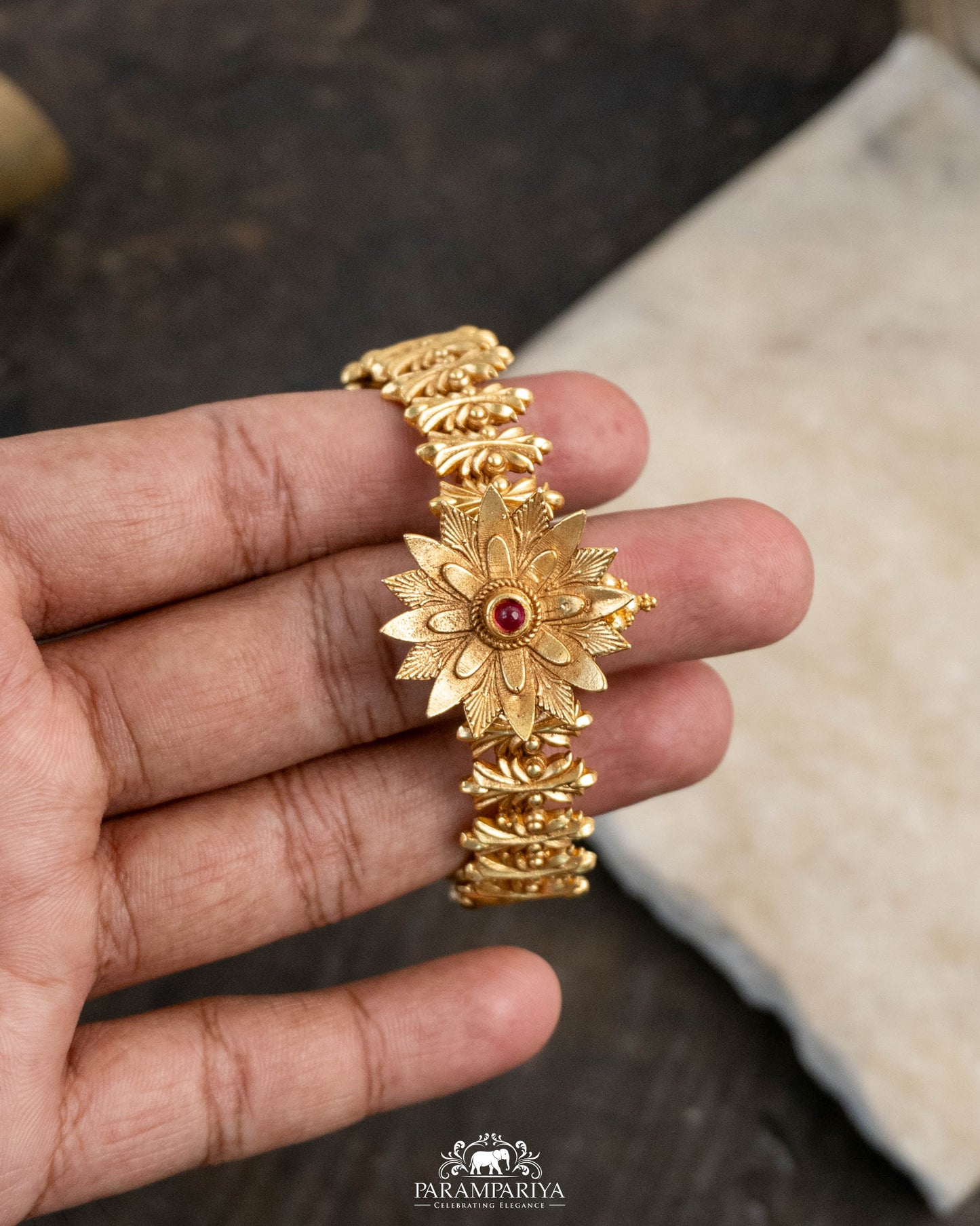 Kayalvizhi Bangle (Single)