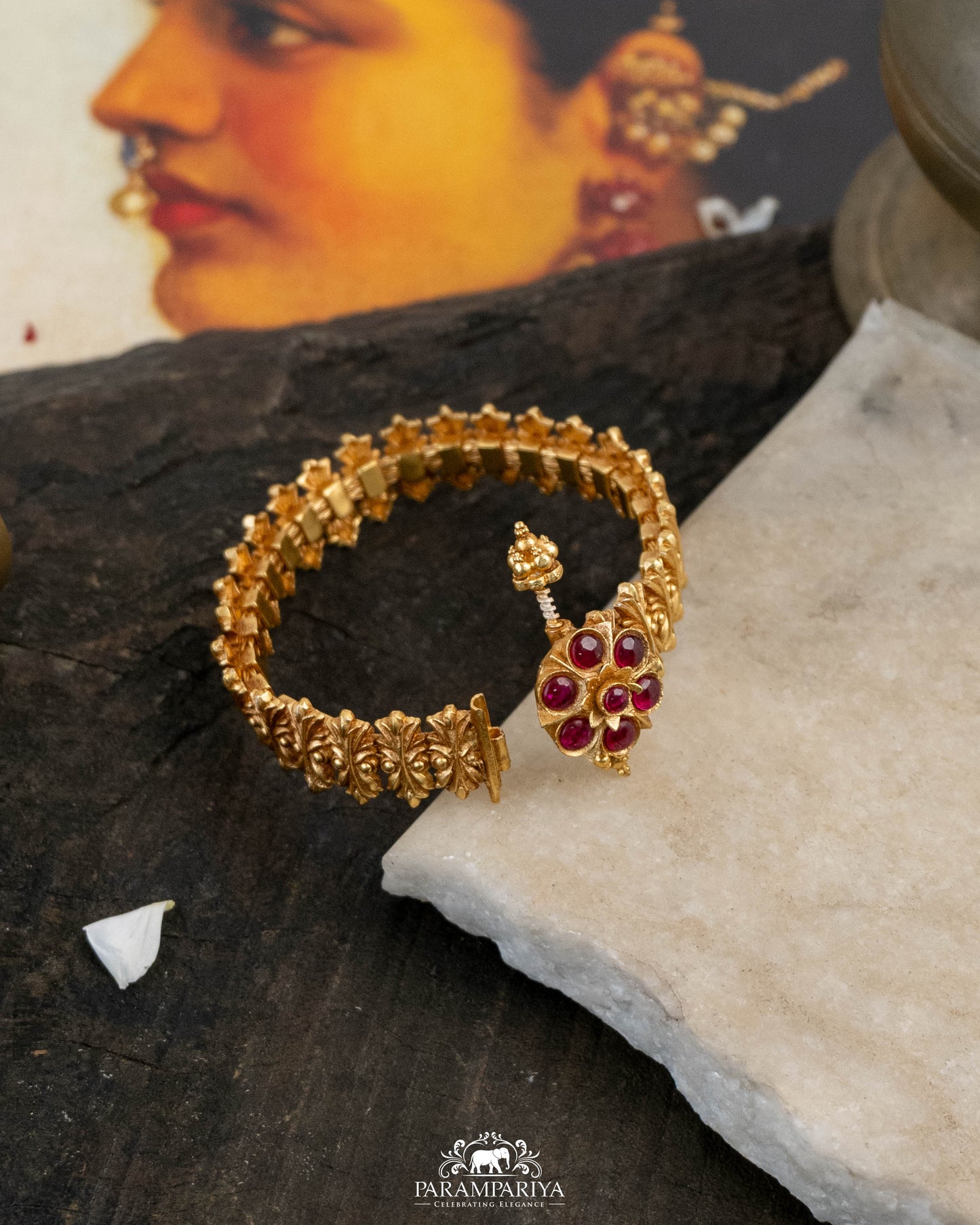 Ezhilmathi Bangle (Single)
