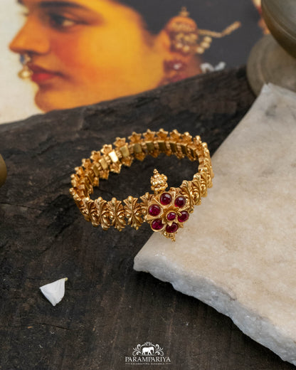 Ezhilmathi Bangle (Single)