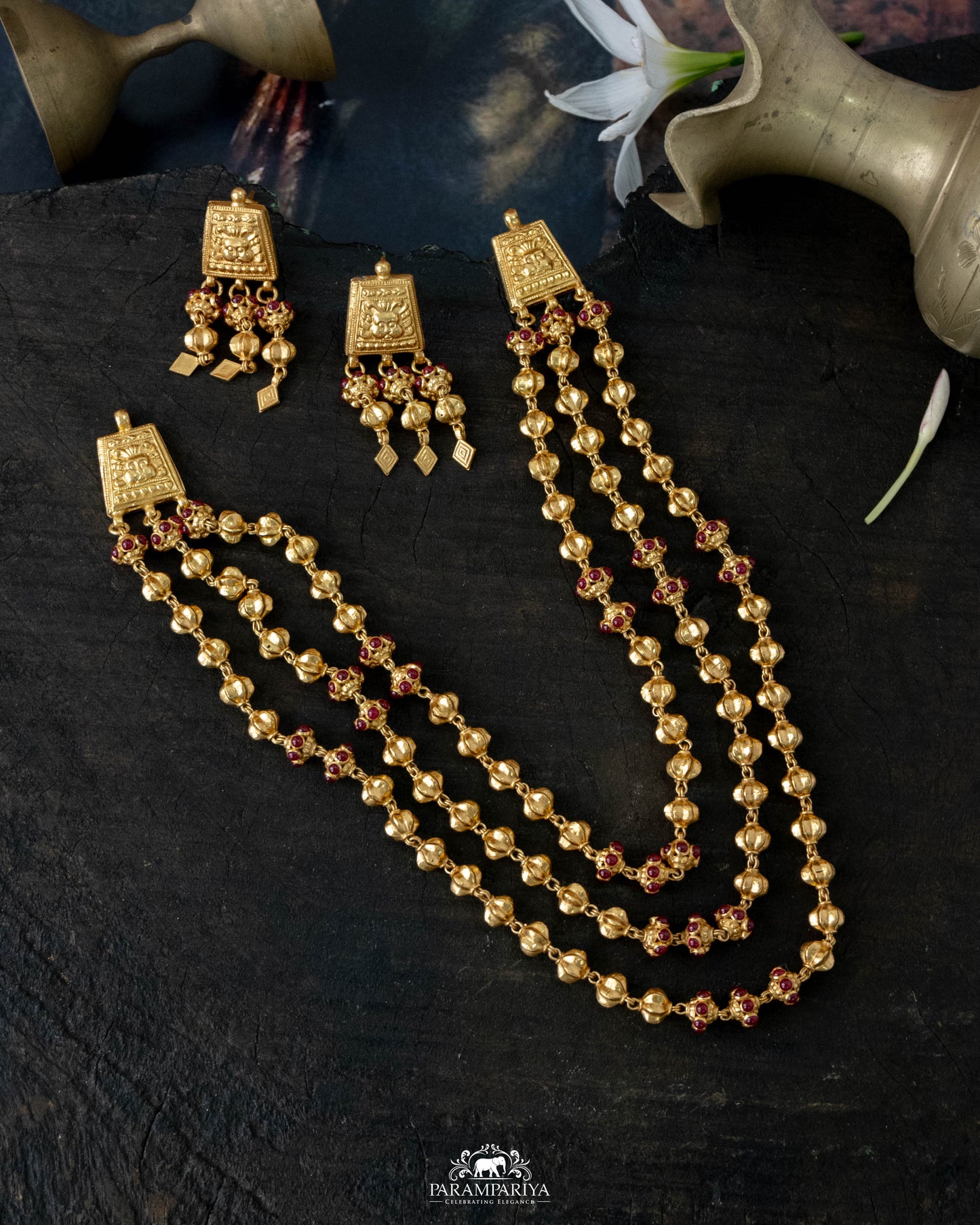 Nilakshi Necklace Set