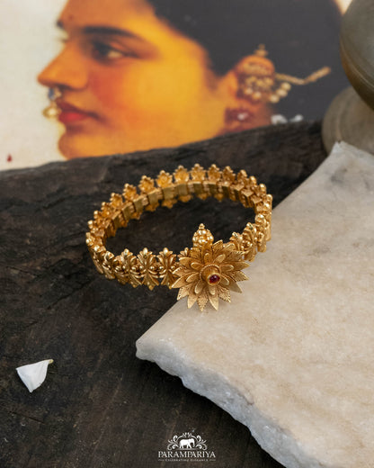 Kayalvizhi Bangle (Single)