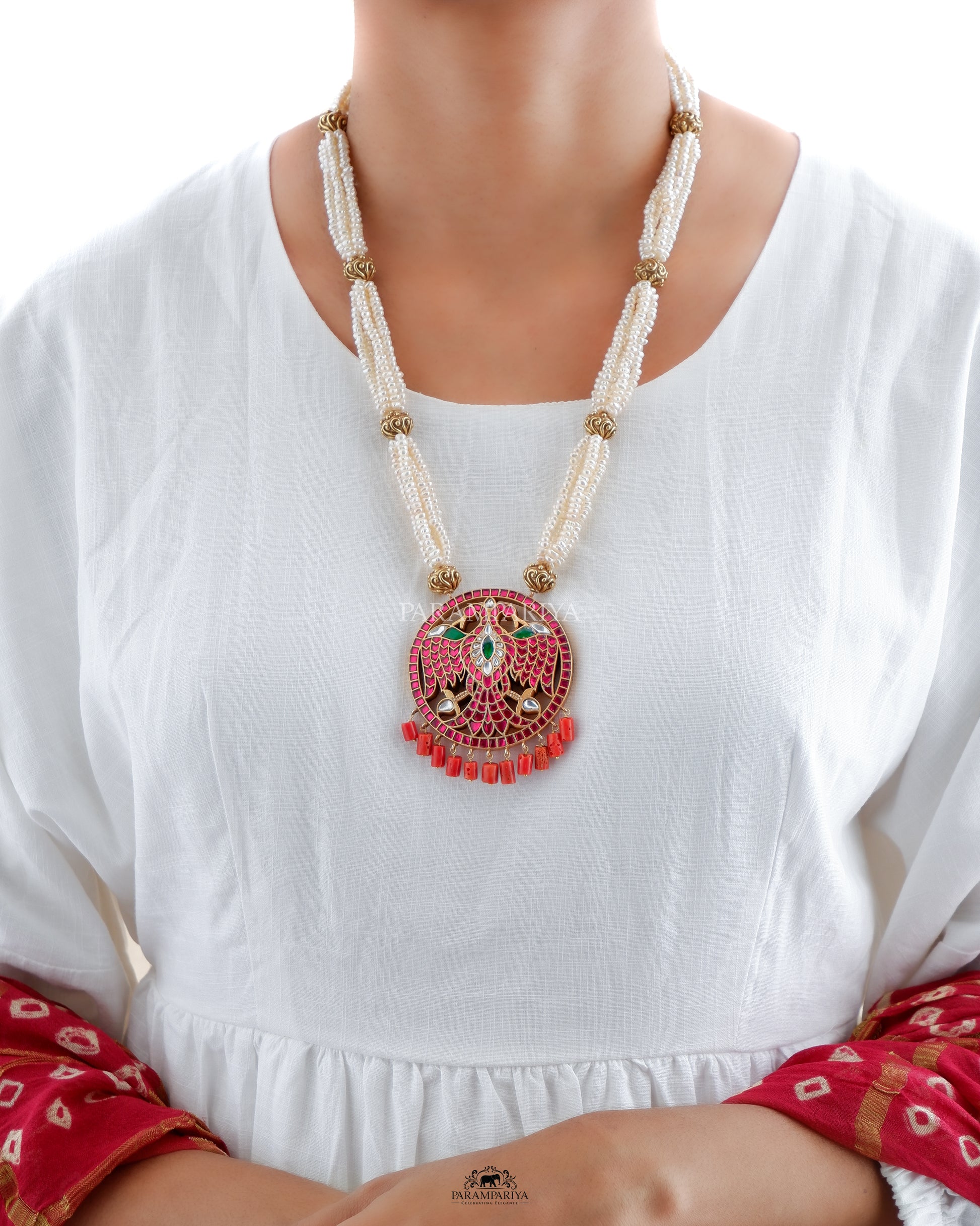 Pearl neclace with kundan pendant