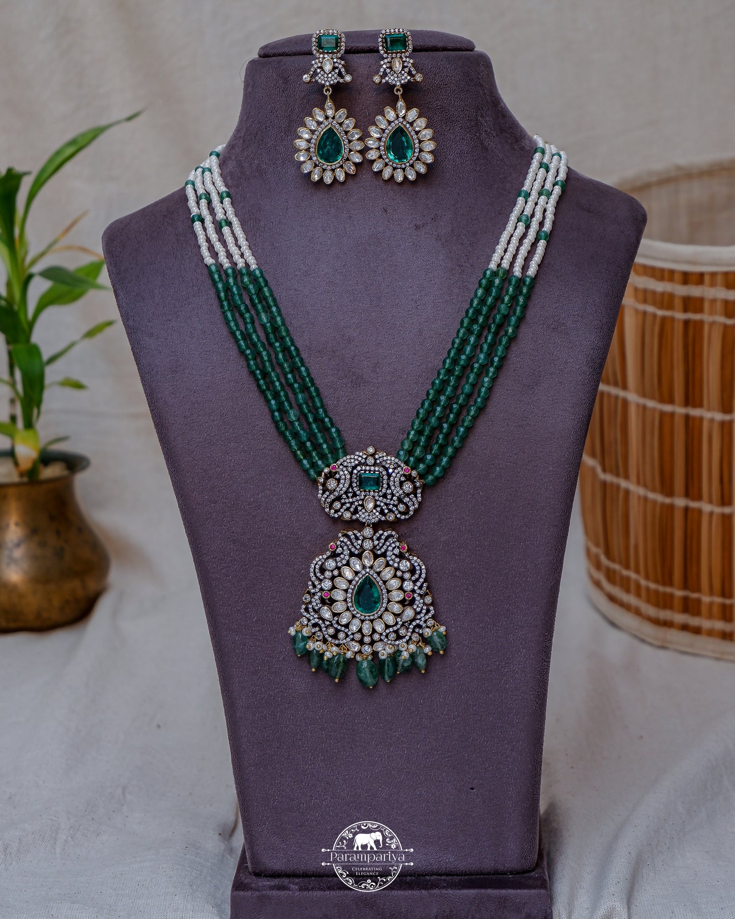 Madhu Necklace Set