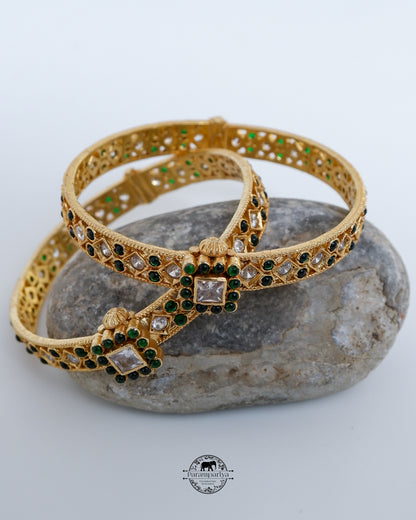 Nirav Bangles